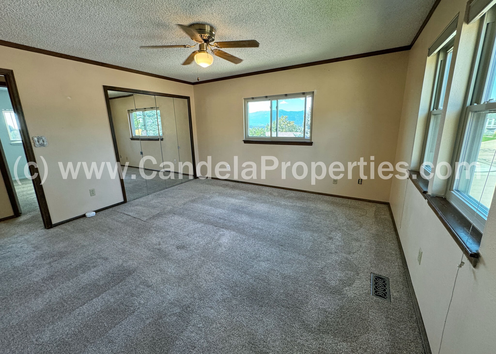 Building Photo - 5615 Country Heights Dr