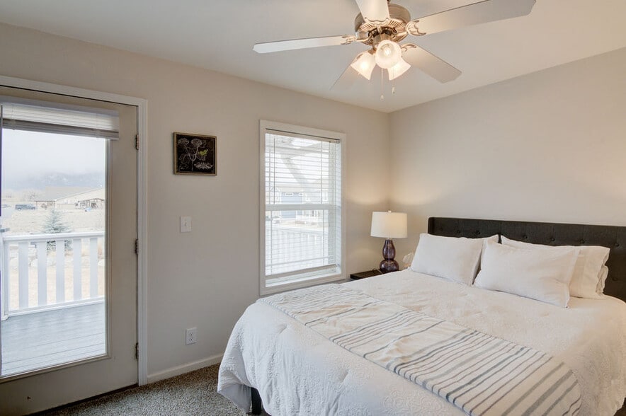 Building Photo - 120 Barnwood Cir