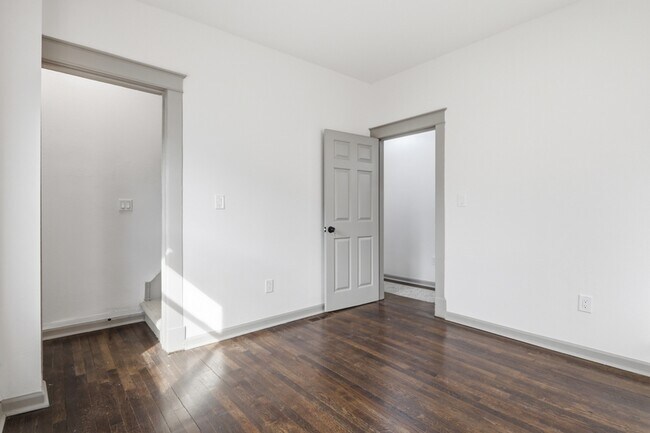 Building Photo - 1311 E 29th St