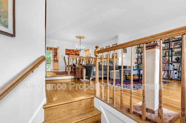 Building Photo - 6861 Williamsburg Pond Ct