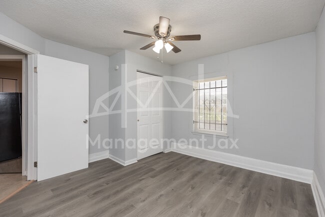 Building Photo - 1610 W 33rd St