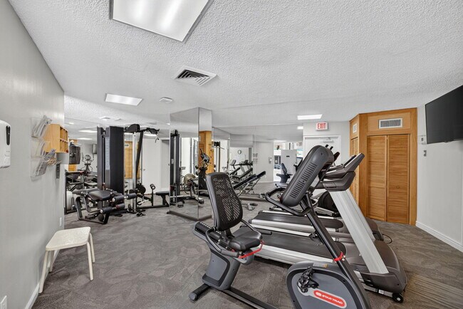 Building Photo - 2800 N Ocean Dr