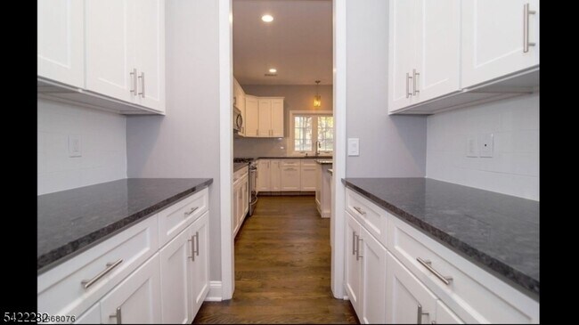 Building Photo - 227 E McClellan Ave