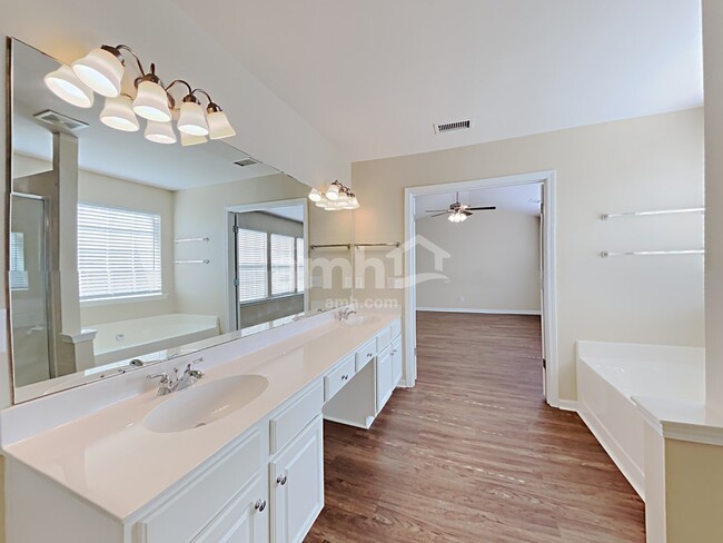 Building Photo - 1733 Arbor Vista Dr