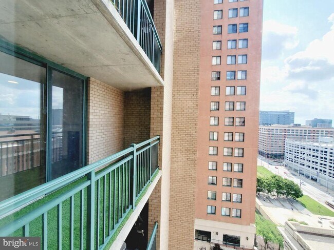 Building Photo - 414 Water St