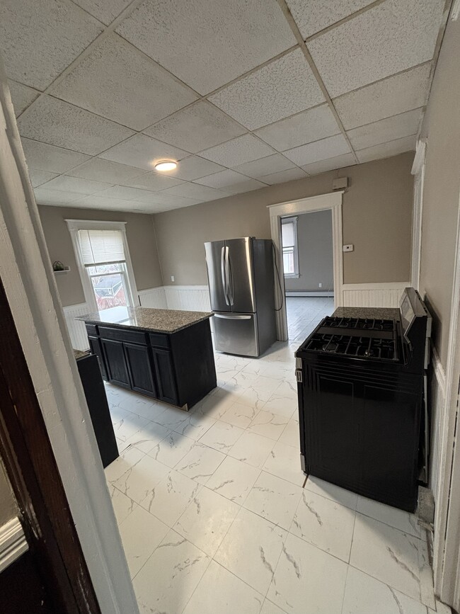 Building Photo - 154 Daly Ave