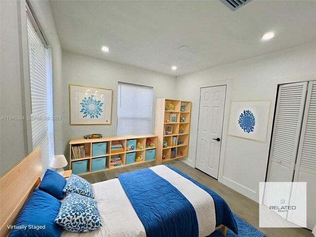 Building Photo - 1800 SW 3rd St