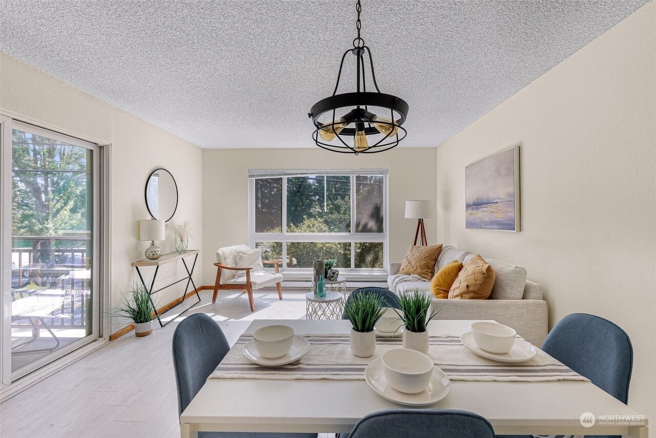 Building Photo - 5844 NE 75th St