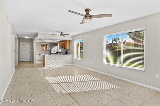 Building Photo - 8000 Ridgewood Ave