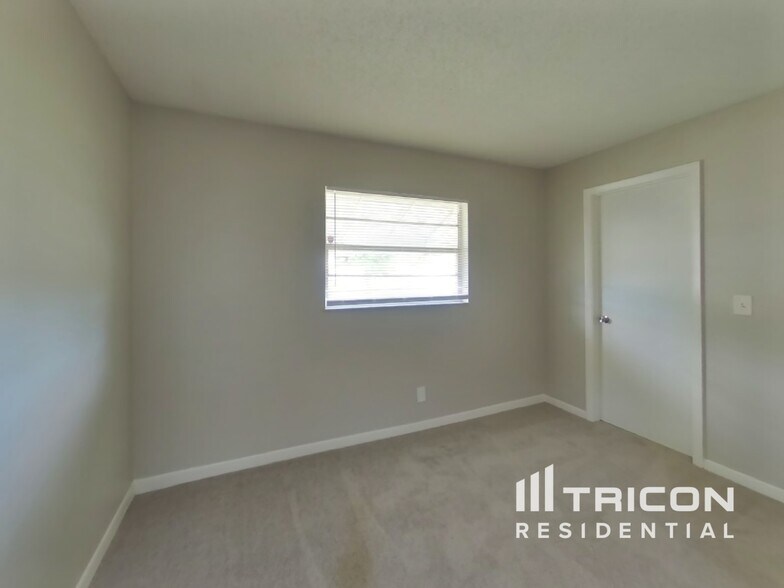 Building Photo - 1484 Bloomingdale Rd