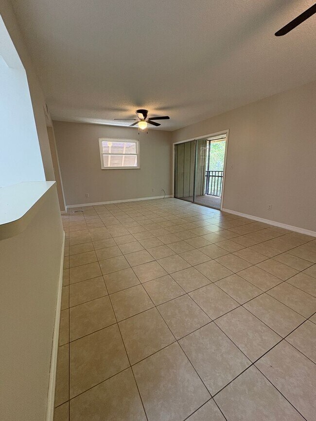 Building Photo - 140 Orchid Woods Ct