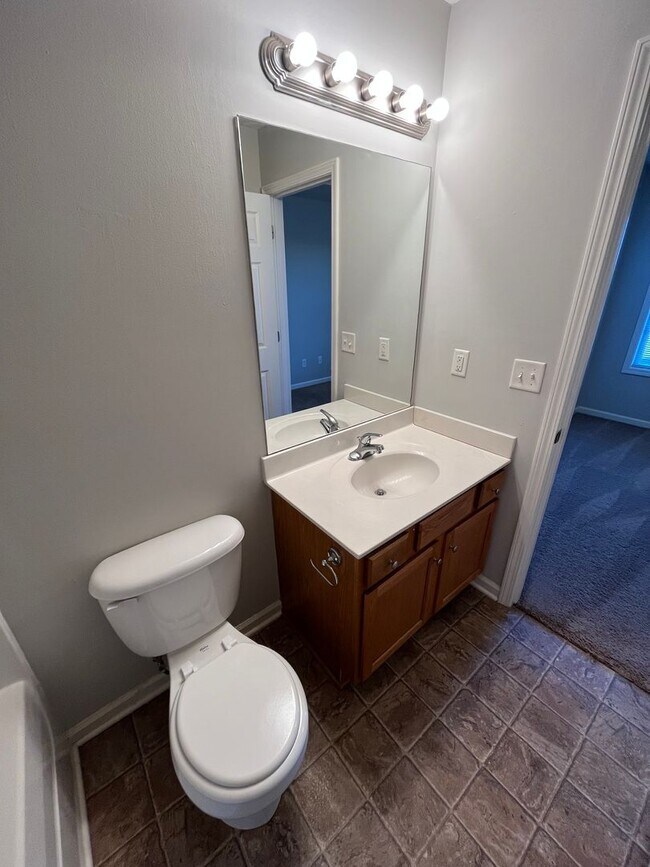 Building Photo - Upper Stone Apartments