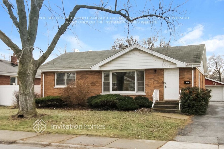 Building Photo - 787 E 163rd Pl