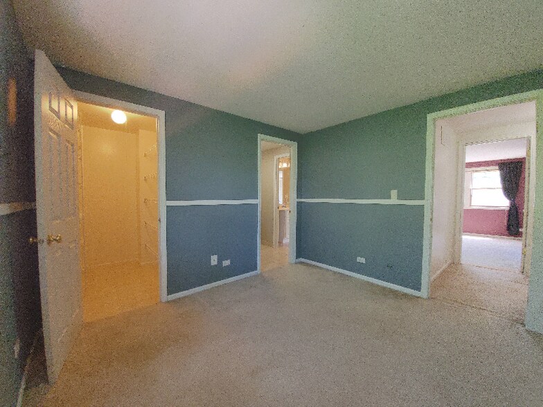 Building Photo - 1006 Portland Dr