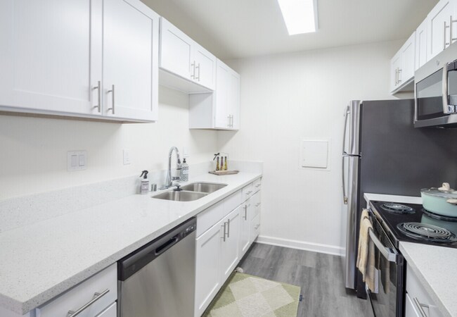 Building Photo - Knolls on Elm Apartments