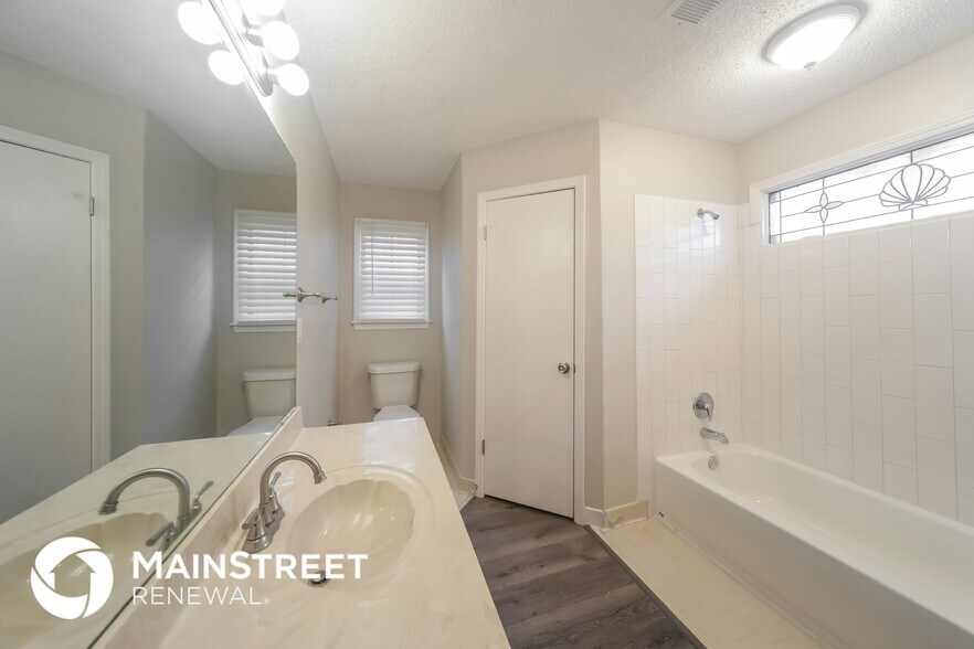 Building Photo - 6525 Bald Cypress Cove