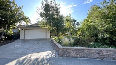 Building Photo - Concord Beautiful 4 bedroom 2 bathroom home in nice neighborhood with large yard!