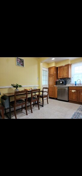 Building Photo - 19 Bonnell Pl