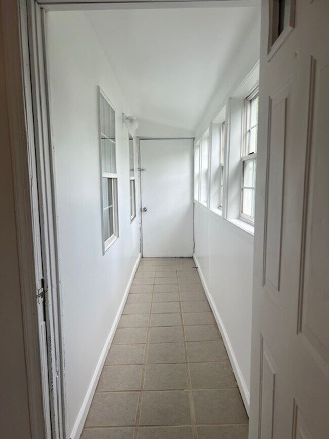 Building Photo - 18 Water St