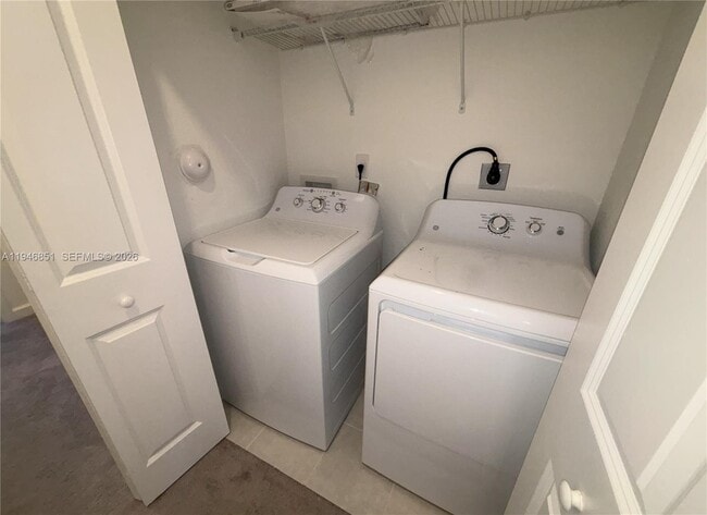 Building Photo - 2622 SE 10th St