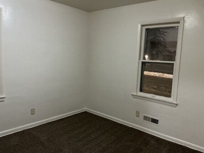 Building Photo - 4334-36 W Villard Ave