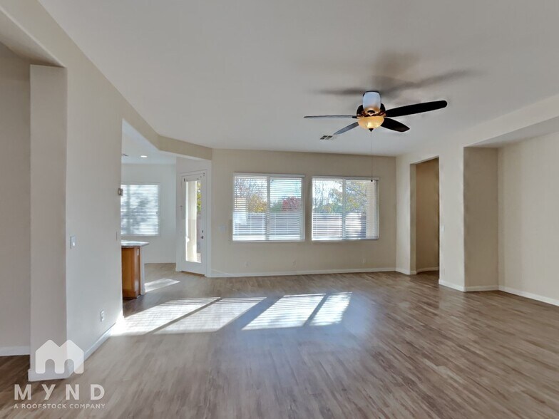 Building Photo - 6524 Greenlet Ave