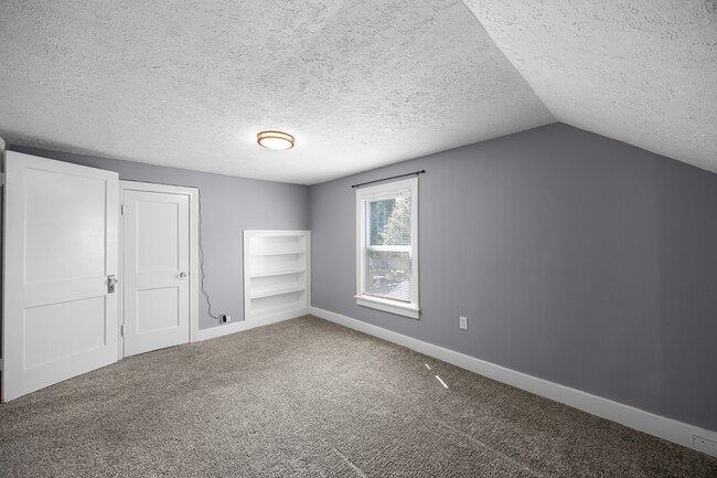 Building Photo - 1056 Campbell St