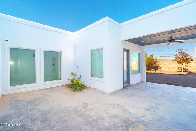 Building Photo - 864 Lemington St