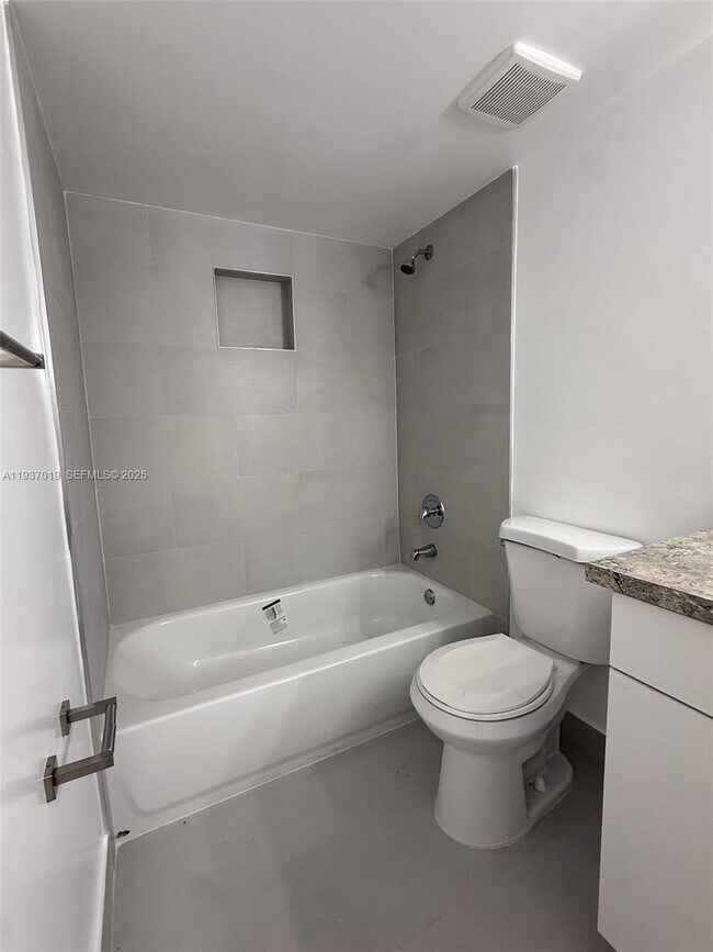 Building Photo - 8343 Lake Dr