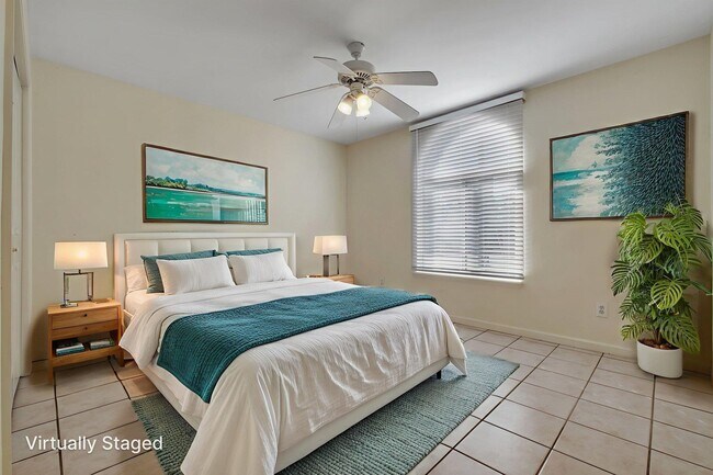 Building Photo - 712 W Brevard St