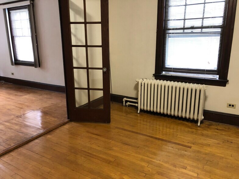 Building Photo - 127 Silver Lake Rd