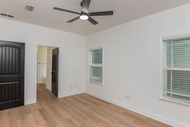 Building Photo - 1005 N A St