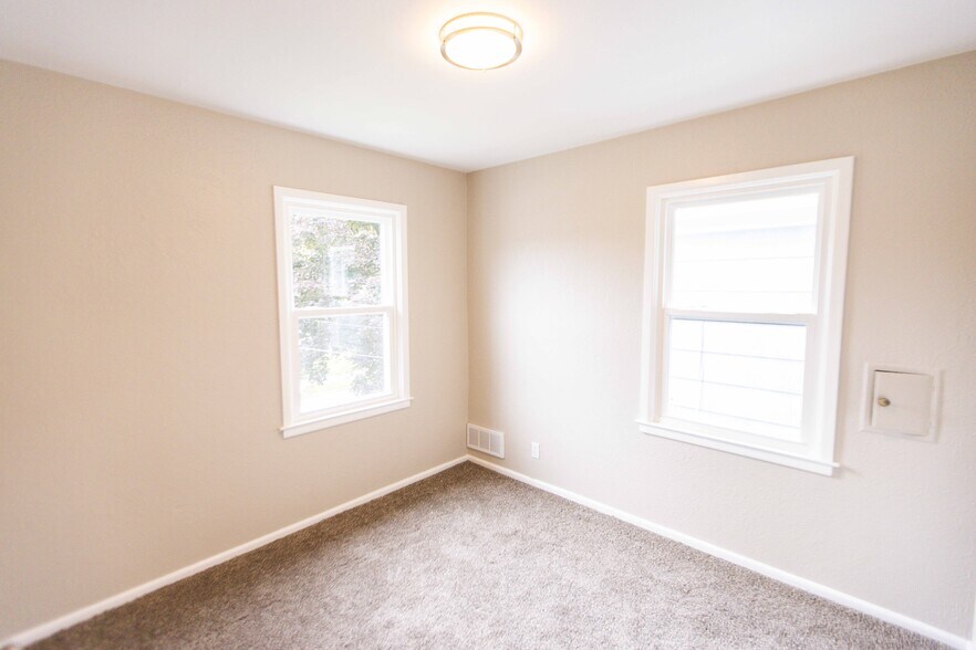 Building Photo - 3725 Watson Ave