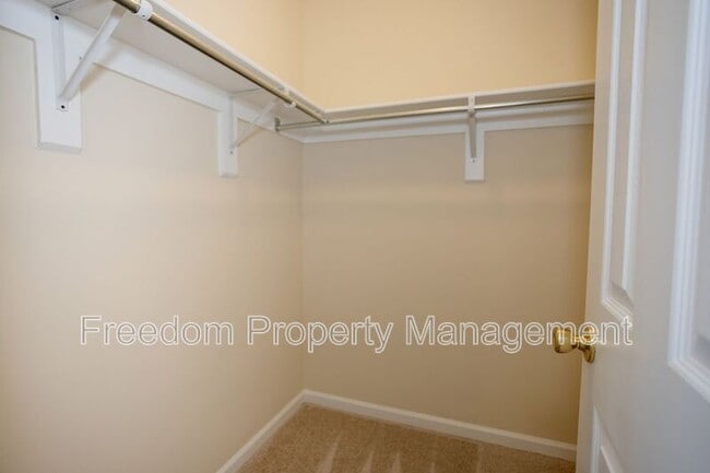 Building Photo - 8768 Tomislav St