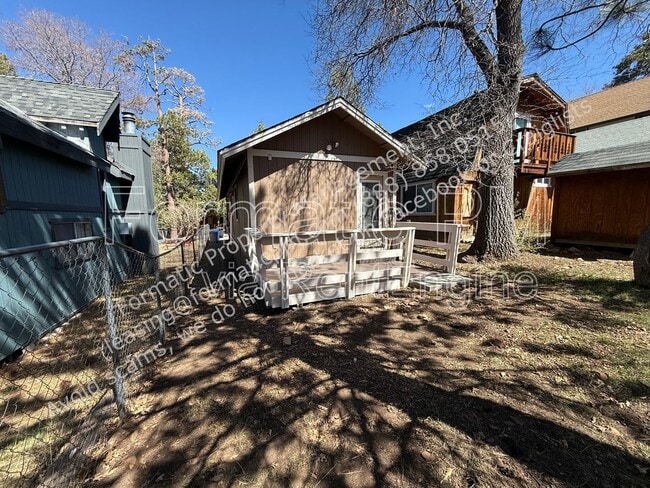 Building Photo - 672 Highland Ln