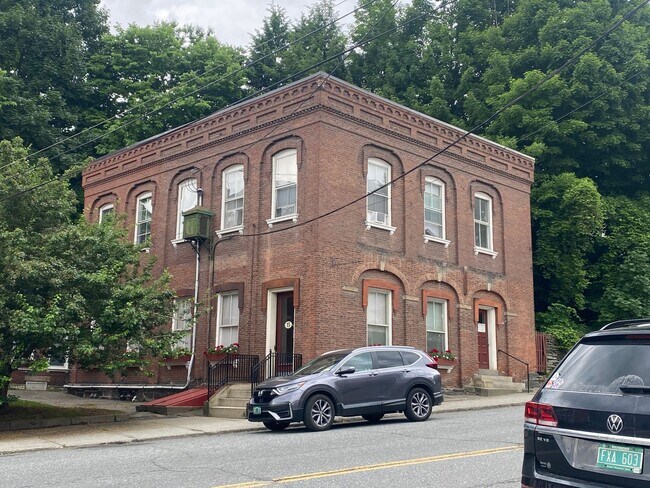 Building Photo - 15-17 State Street