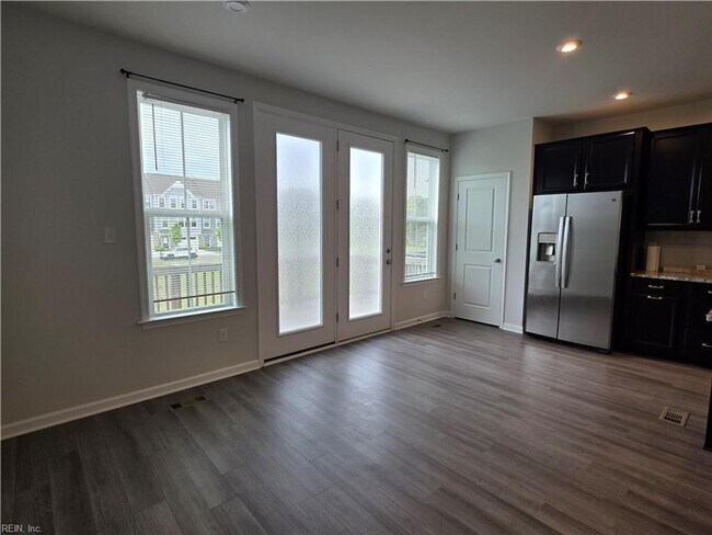 Building Photo - 412 Bulkhead Pl