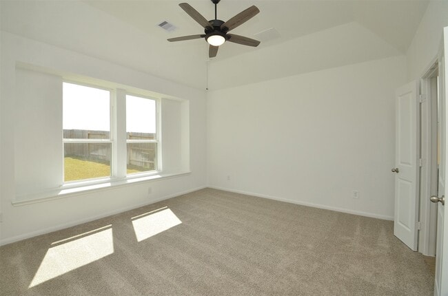 Building Photo - 5631 Pearl Vis Dr