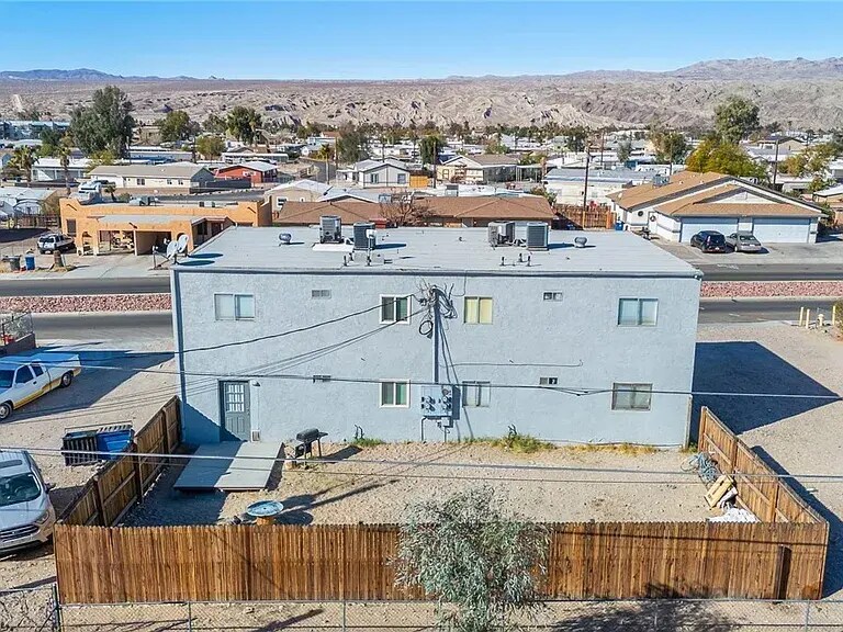 Building Photo - 2152 Riviera Blvd