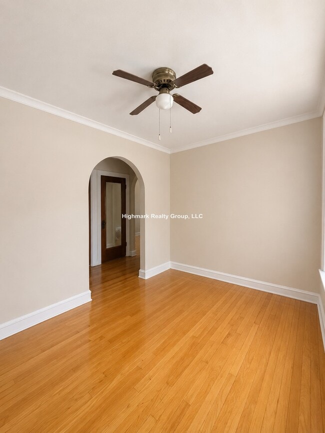 Building Photo - 2815 W Berteau Ave