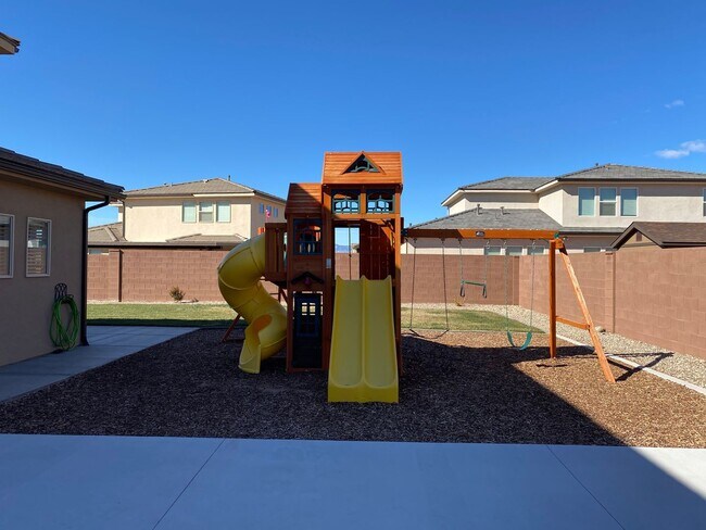 Building Photo - Gorgeous Home with HUGE backyard and play-set.