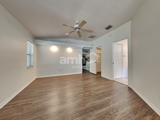 Building Photo - 234 Bryan Oak Avenue