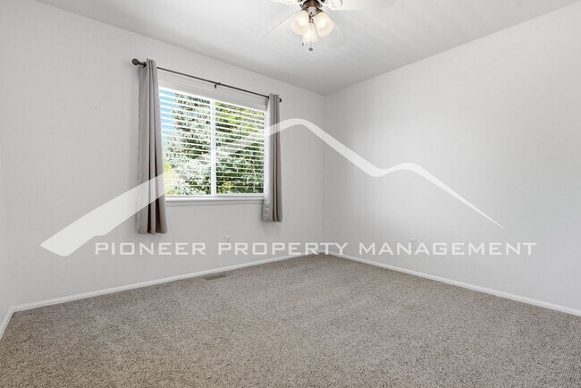 Building Photo - Beautiful Single Family Home Fenced in Yard and Central AC