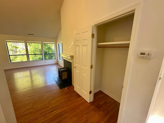 Building Photo - Light Filled 4 Bedroom 2.5 Bathroom Two-St...