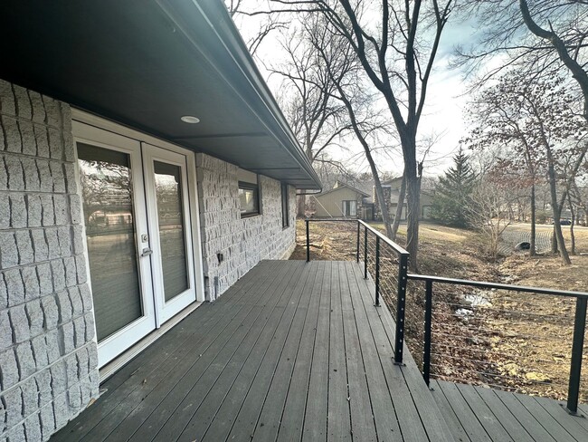 Building Photo - Newly Renovated, 3-Bed Home in South Tulsa