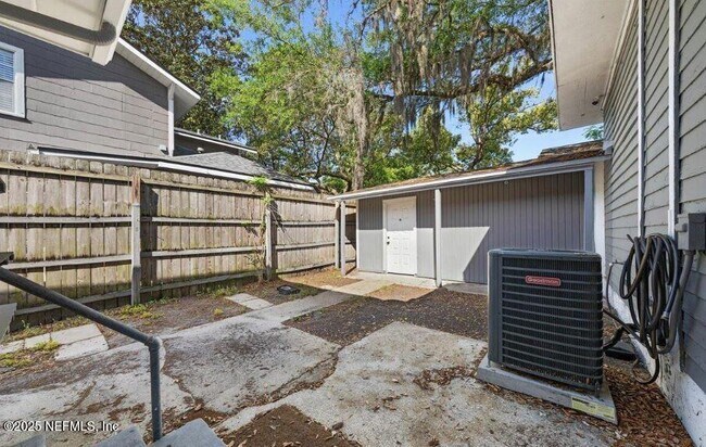 Building Photo - 3903 Boone Park Ave
