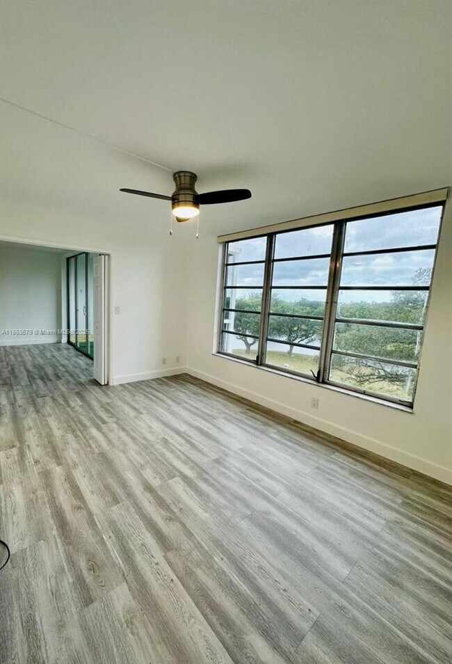 Building Photo - 2940 N Course Dr