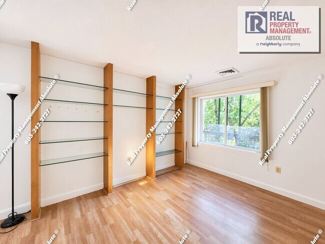 Building Photo - Spacious 2BR/2BA Condo with Garage, Balcony, Pool & Mine Falls Access