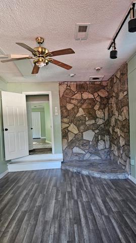 Building Photo - 10033 Goodyear Dr