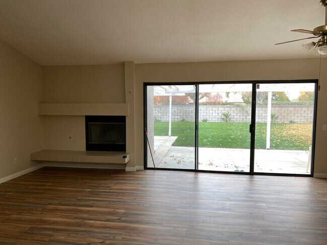 Building Photo - West Lancaster 3 bedroom and office